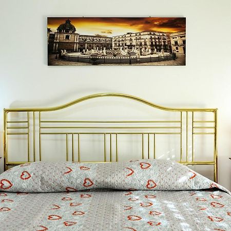 パレルモ A Casa Di Fra' Bed & Breakfast エクステリア 写真