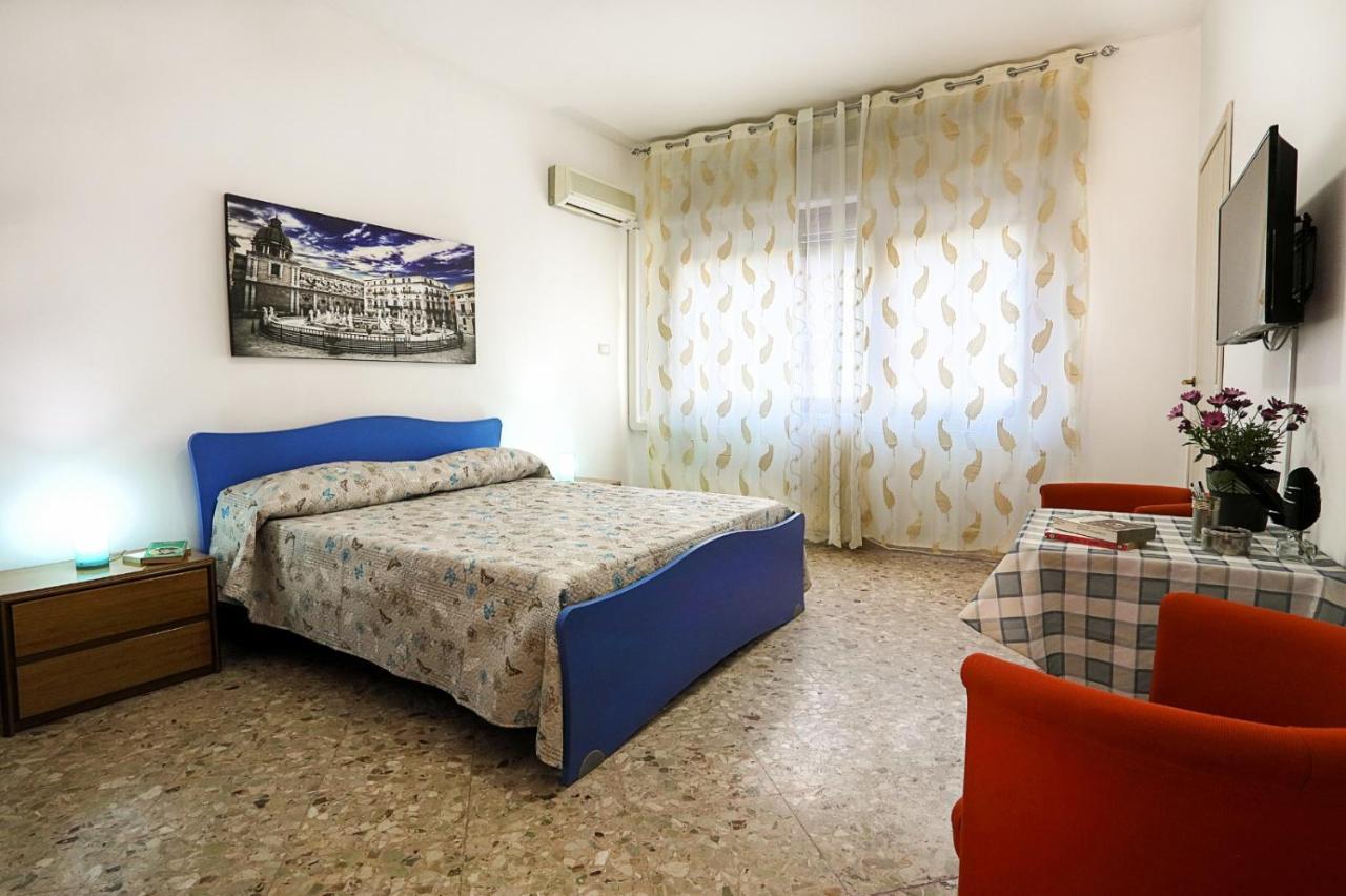 パレルモ A Casa Di Fra' Bed & Breakfast エクステリア 写真